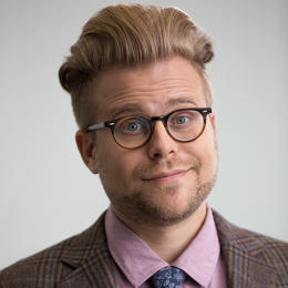 File:3051462-inline-i-1-sex-food-and-cars-adam-conover-ruins-it-all-for-you-but-in-the-funniest-way-on-his-new-trutv.jpg