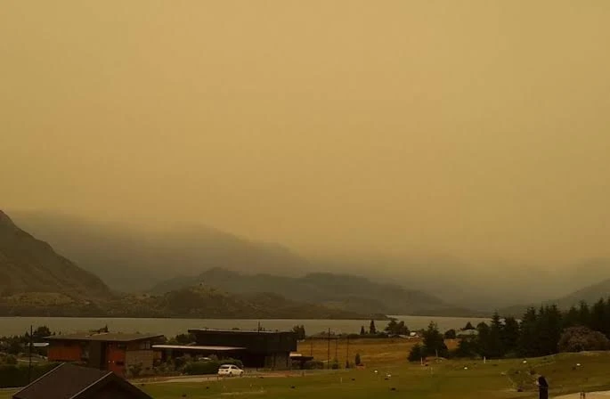 File:Yellow sky.jpeg