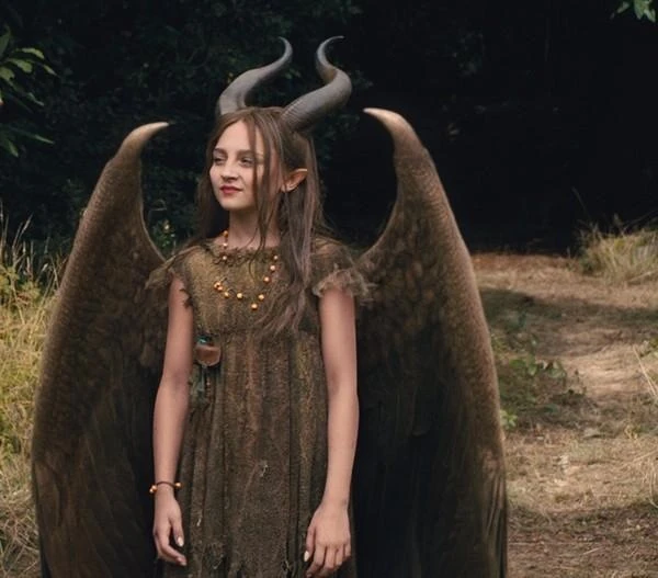 File:Young-maleficent-2.jpg